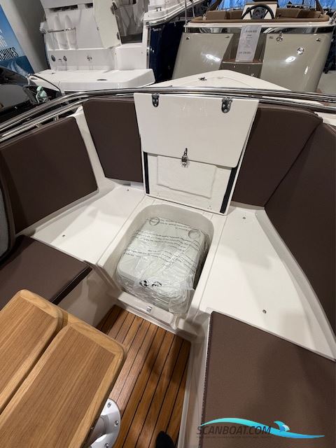 Tender Silveryacht 655 Nedsat