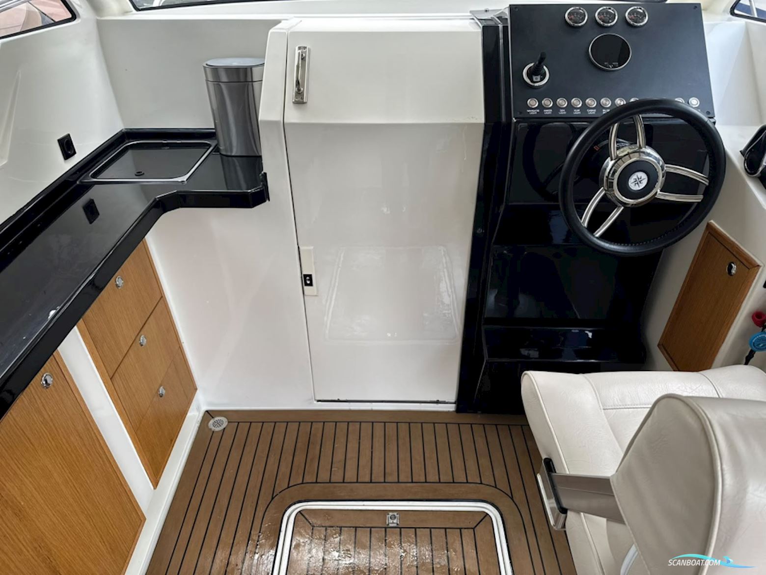 TendR 23 Cabin