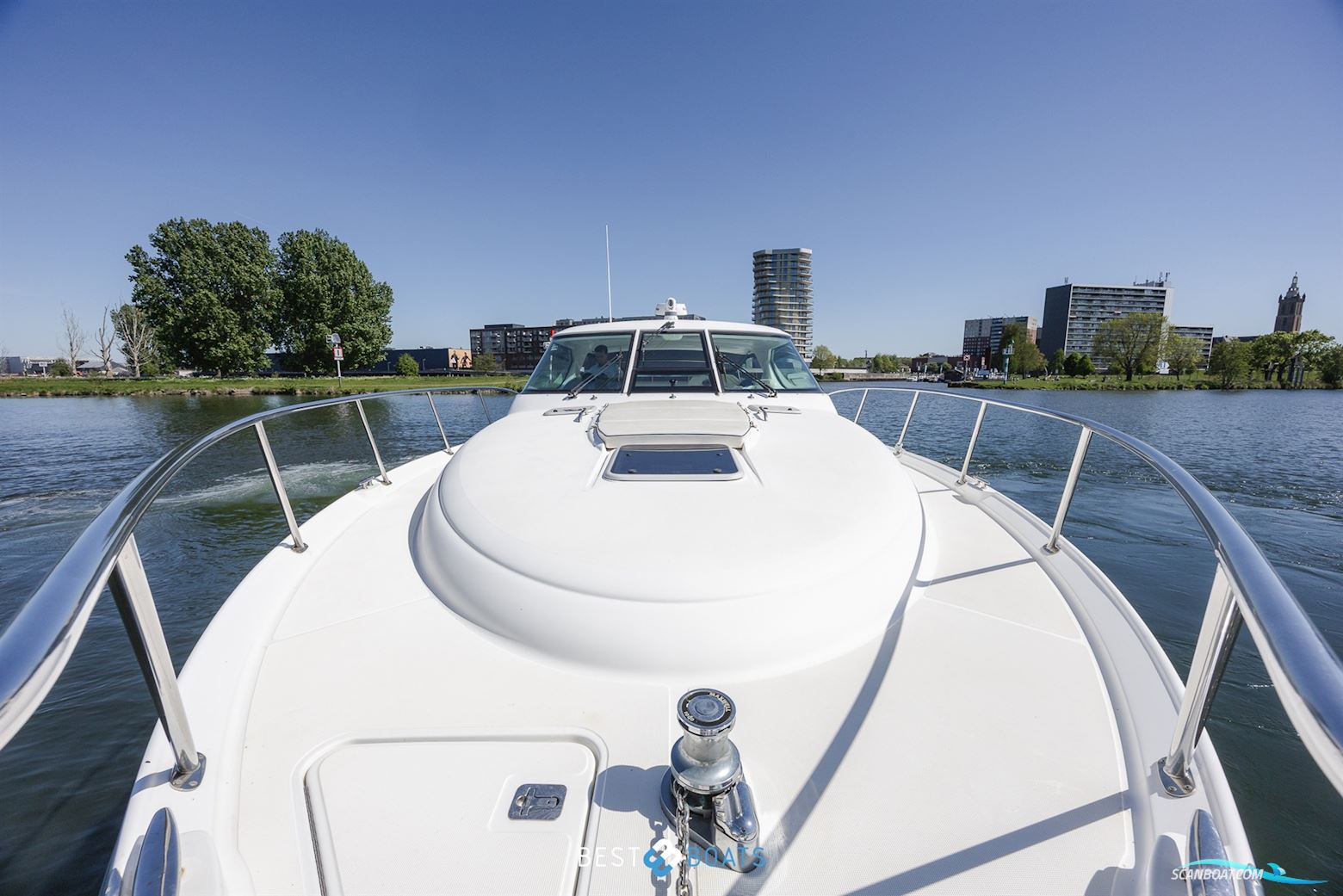 Tiara Yachts 4300 Sovran