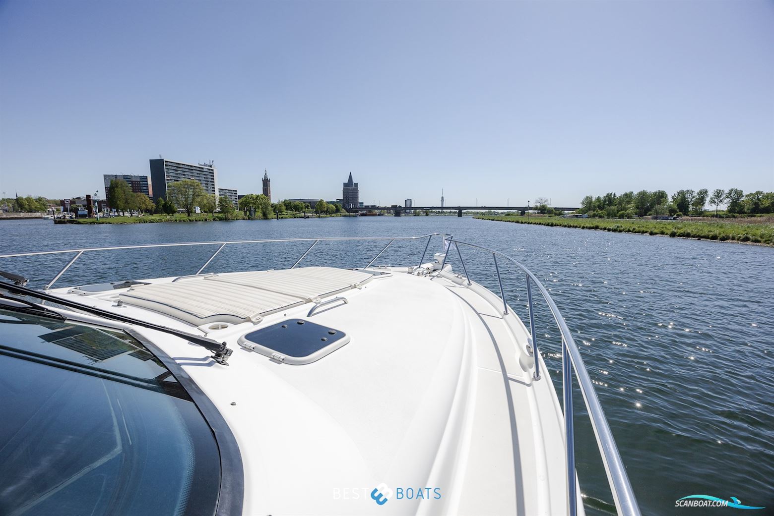 Tiara Yachts 4300 Sovran