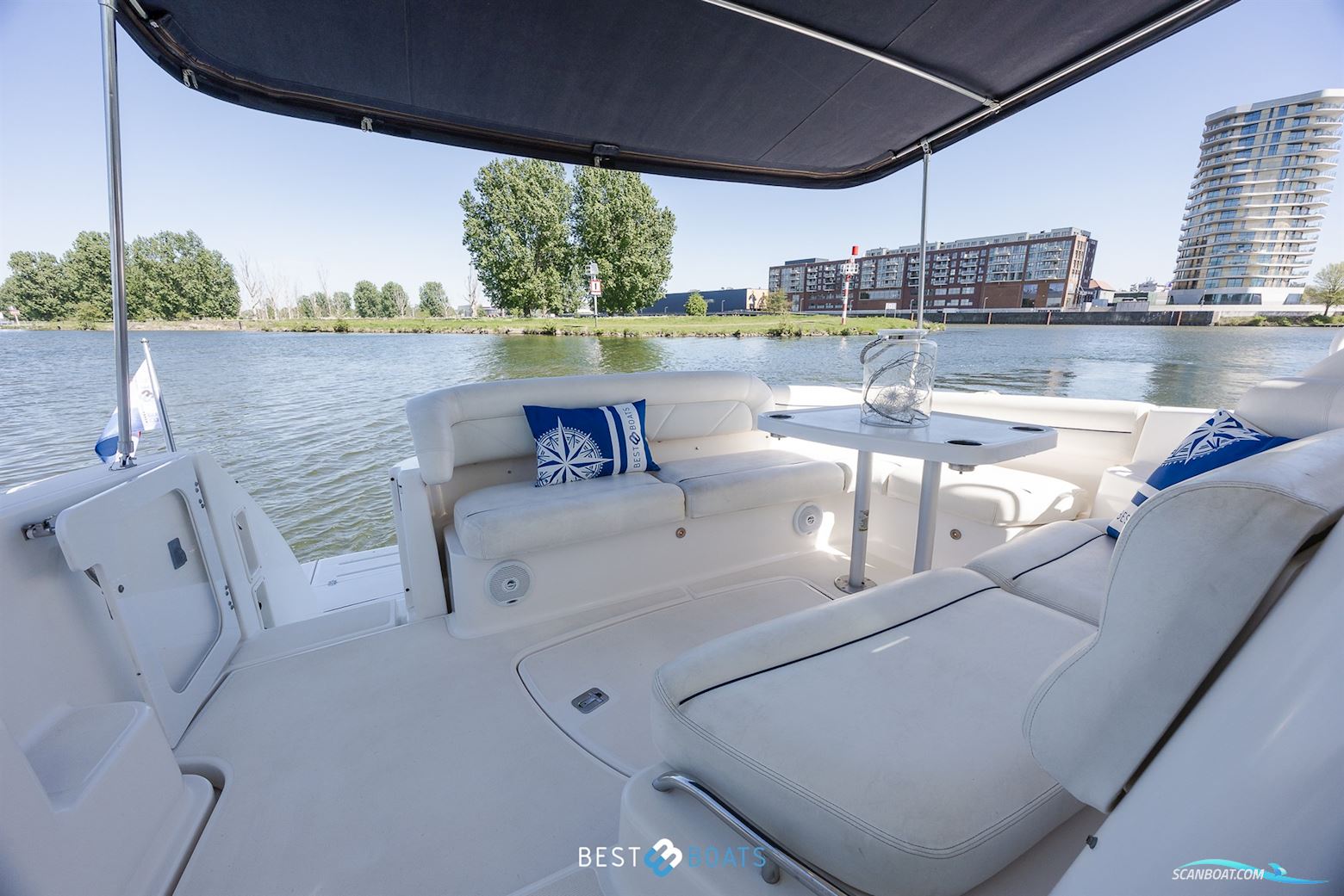 Tiara Yachts 4300 Sovran