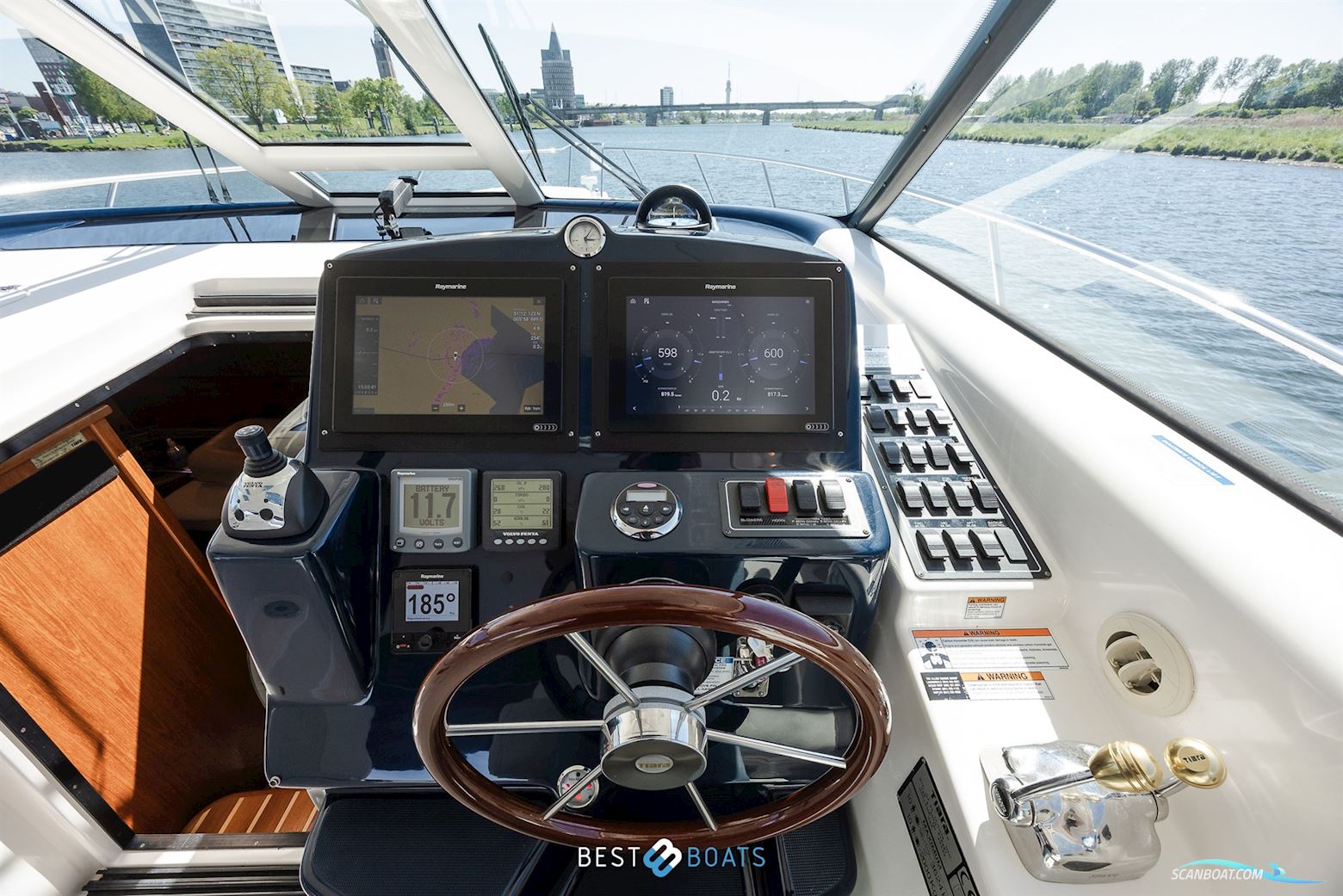 Tiara Yachts 4300 Sovran