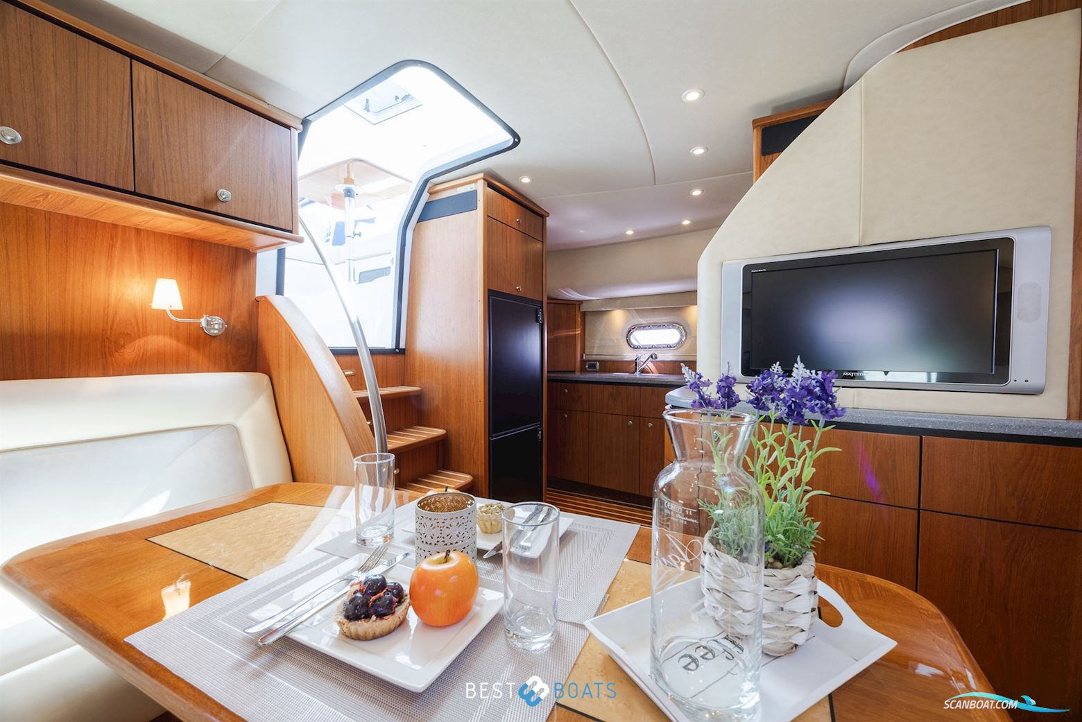 Tiara Yachts 4300 Sovran