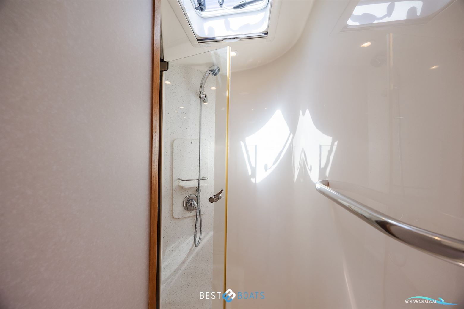 Tiara Yachts 4300 Sovran
