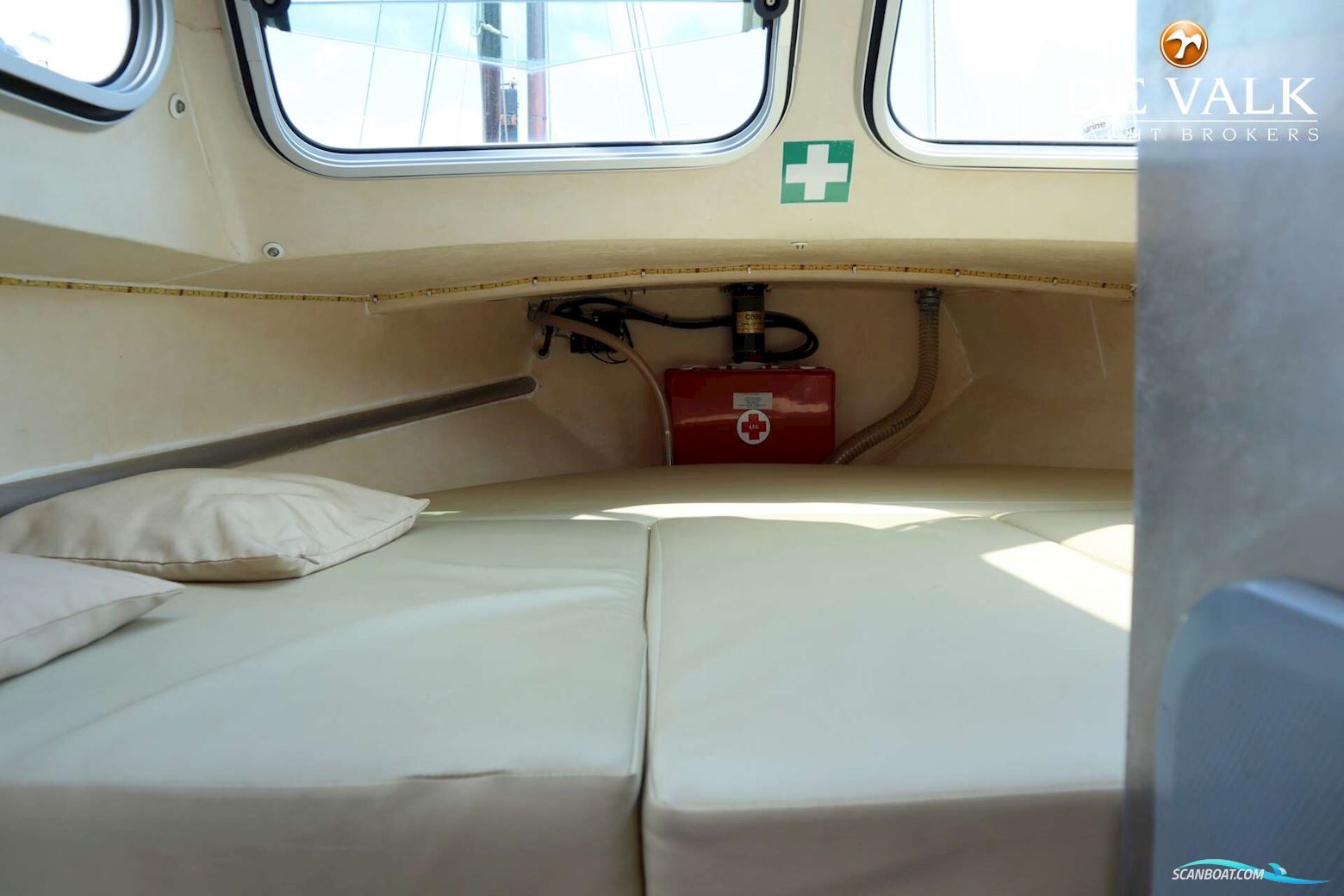 Tinn-silver 600 Cabin