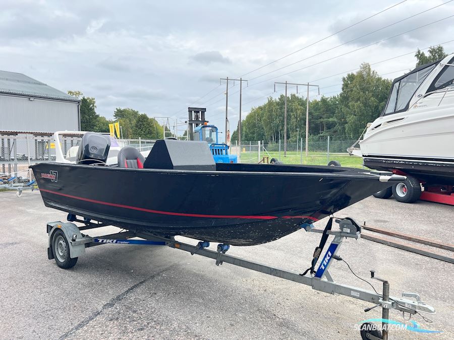 Tracker Magna 17