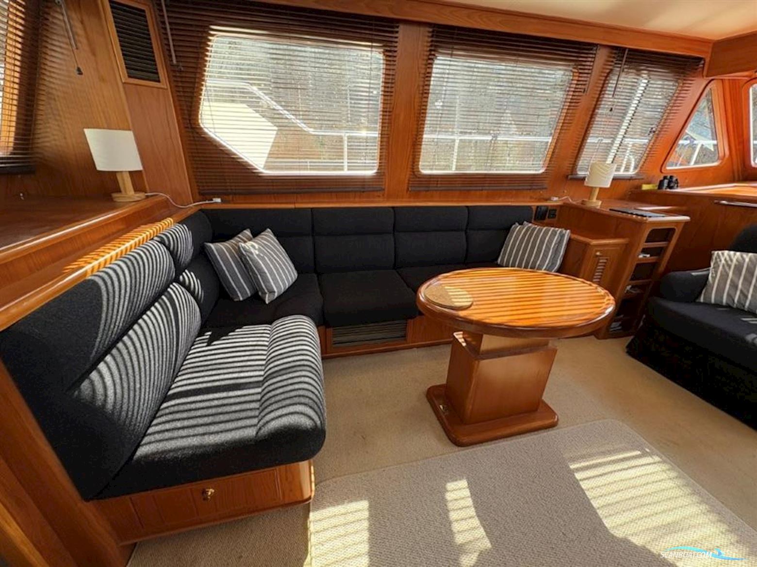 Trader  535 Signature