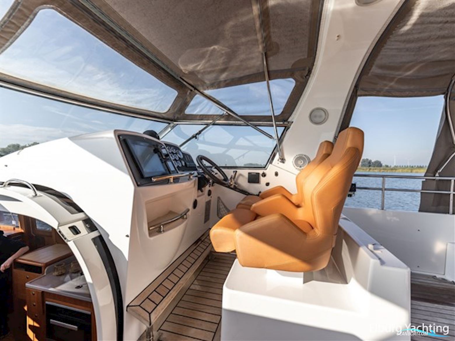 Trader 42 - Cabrio