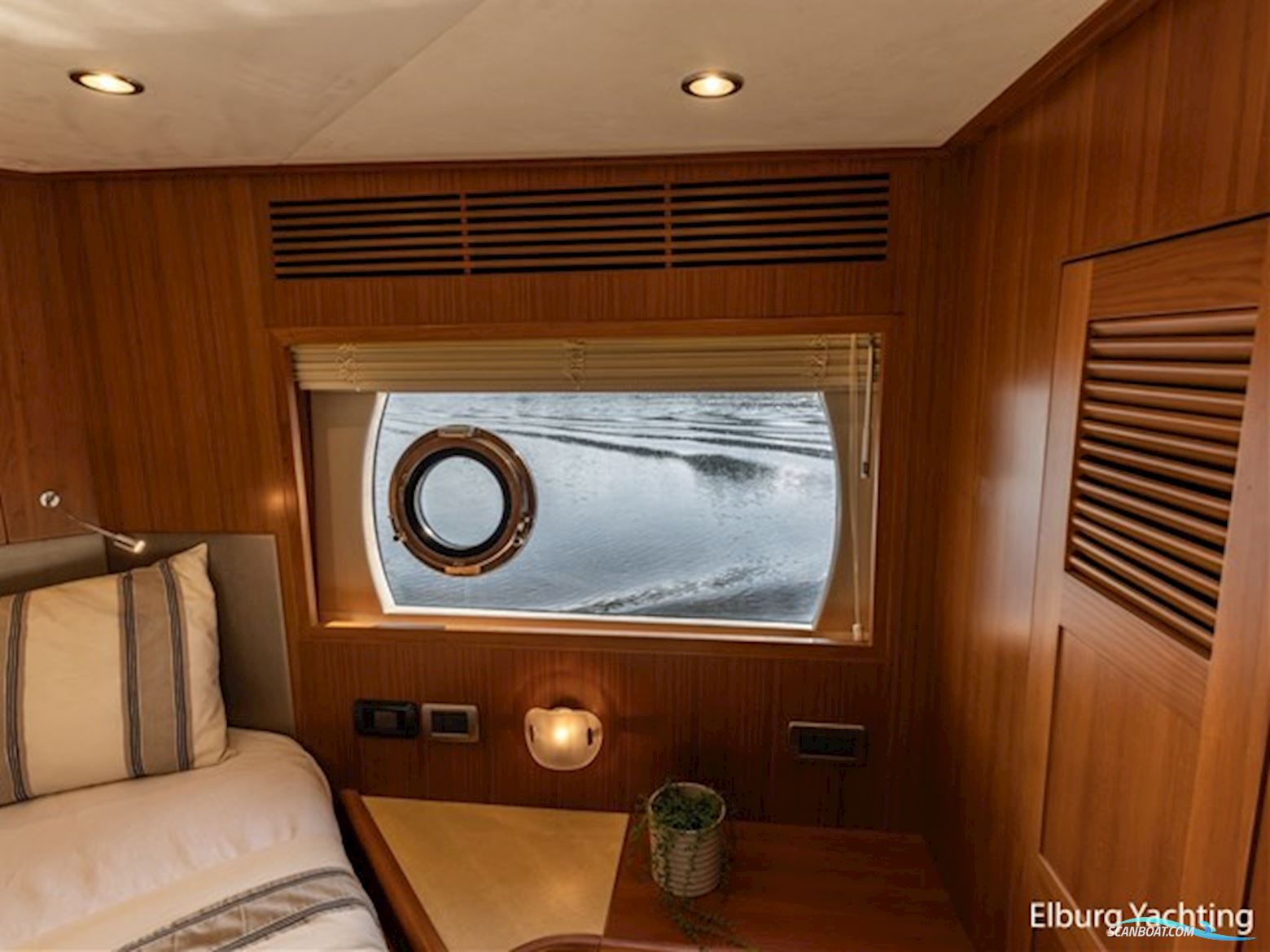Trader 42 - Cabrio