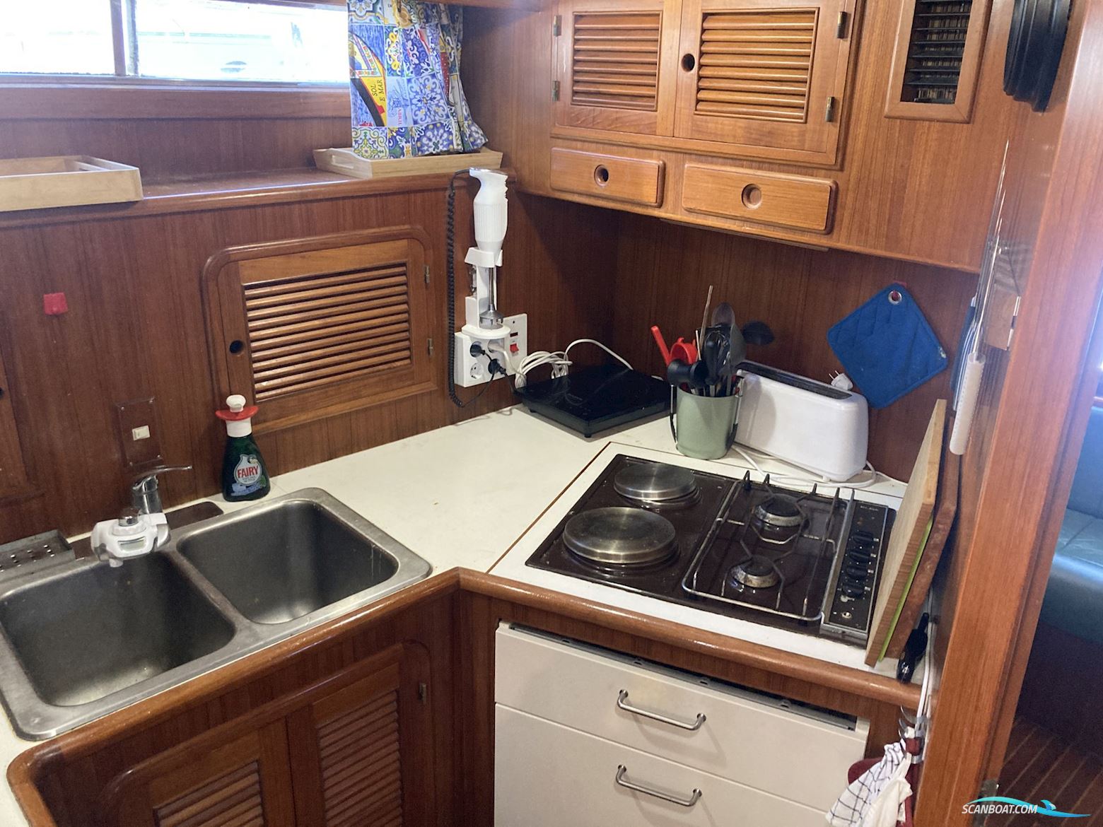 Trader 47 Flybridge  Cruising Motor Yacht or Live Aboard