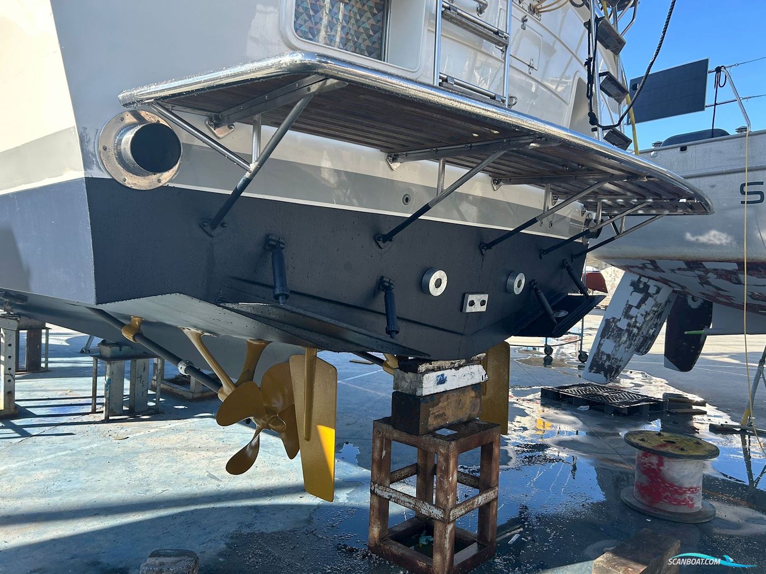 Trader 47 Flybridge well maintained Cruising Motor Yacht