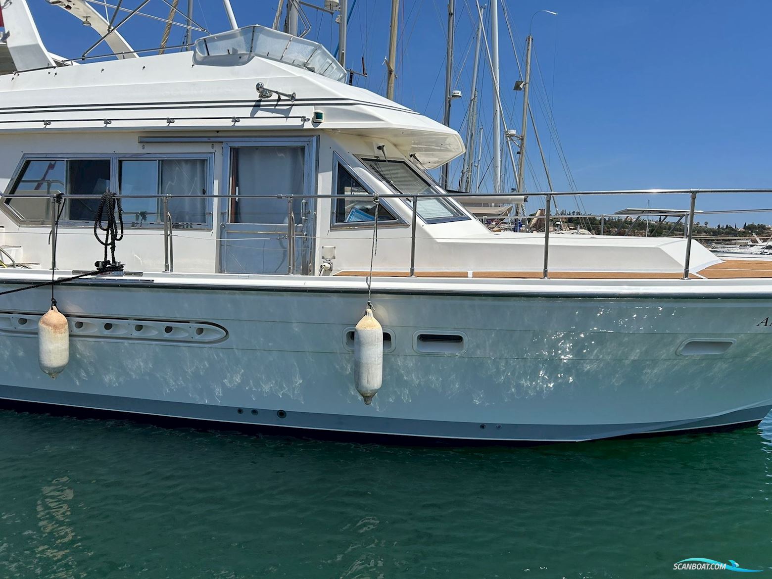 Trader 47 Flybridge well maintained Cruising Motor Yacht