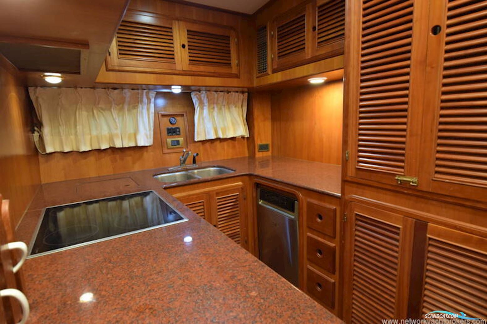 Trader Sunliner 625