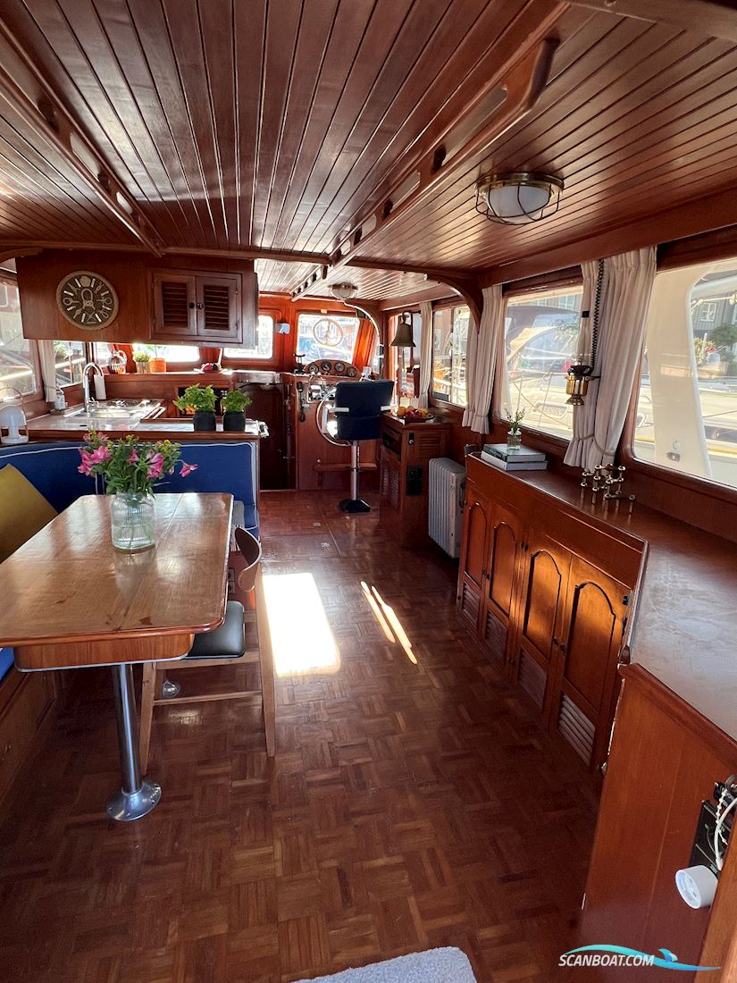 Trawler Sedan 41 Europe 