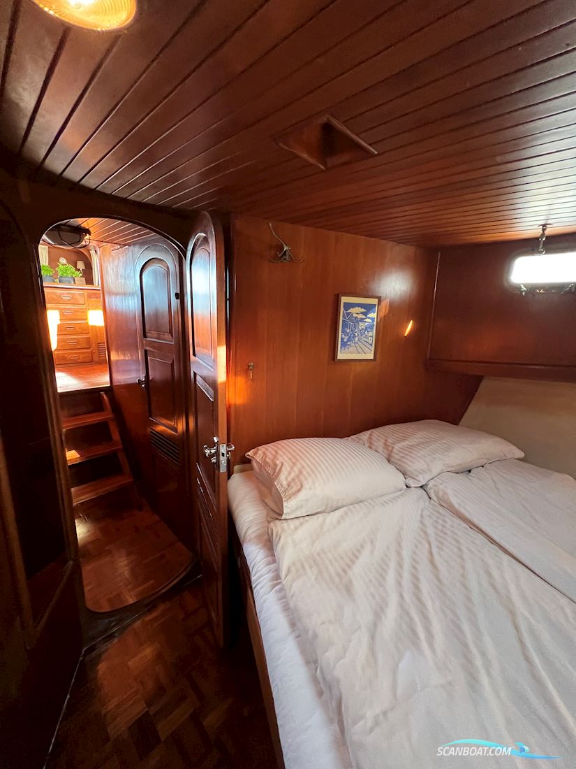 Trawler Sedan 41 Europe 