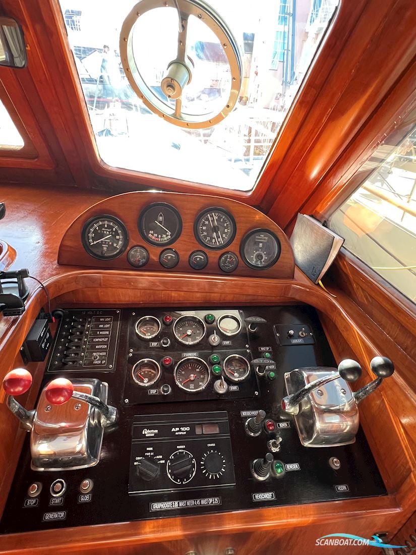Trawler Sedan 41 Europe 
