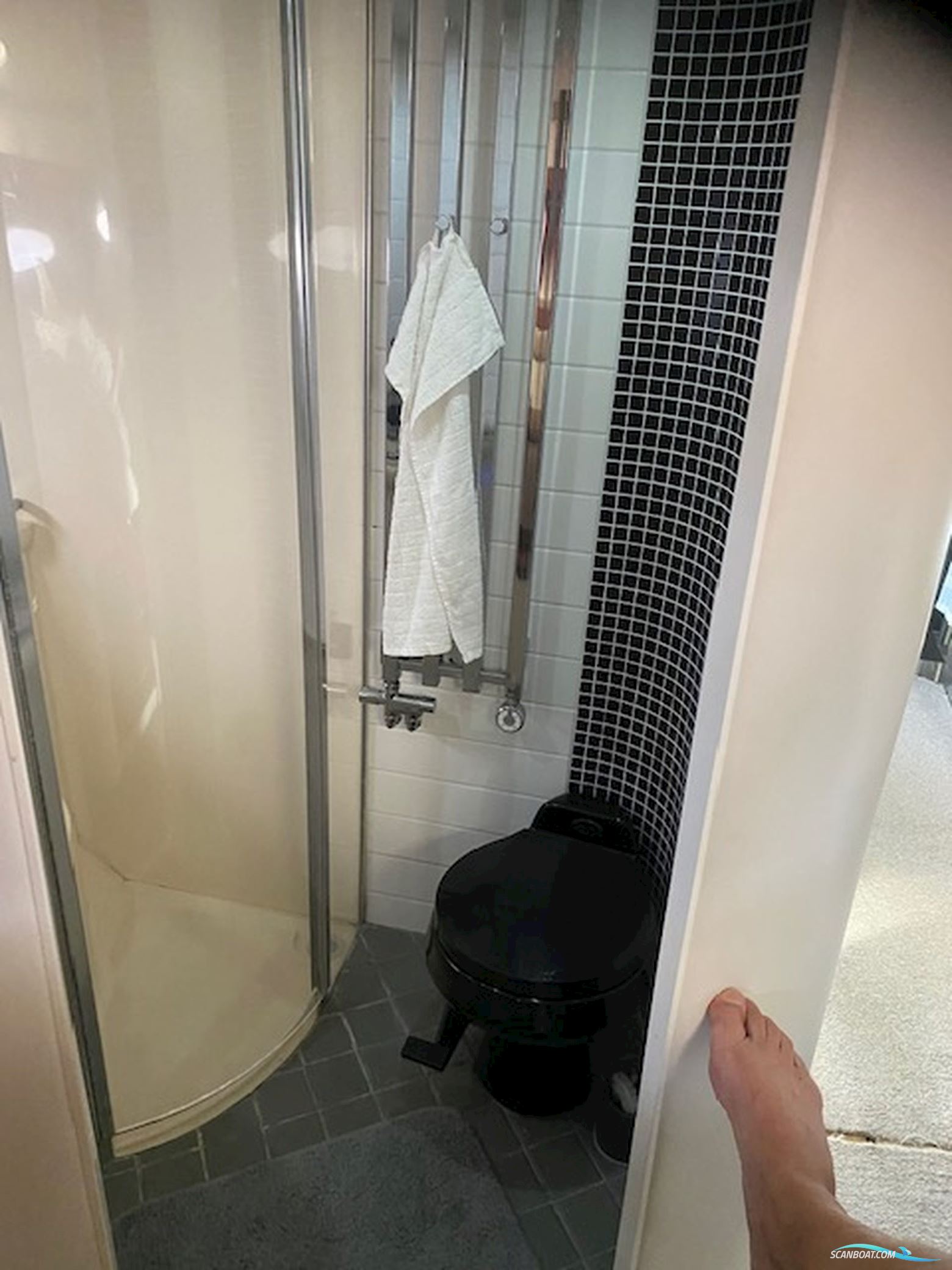 Trojan Carver 44 Express