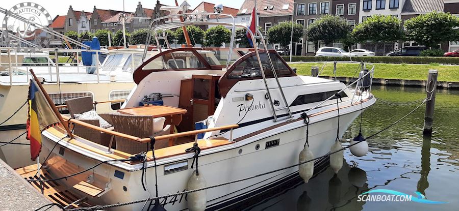 Trojan Yacht 25 Express Motorboot 1974, mit Mercruiser Black Scorpion motor, Belgien