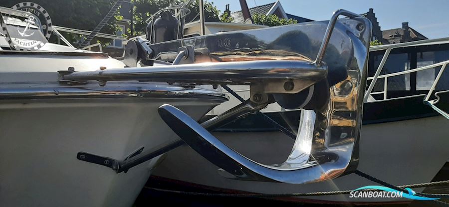 Trojan Yacht 25 Express