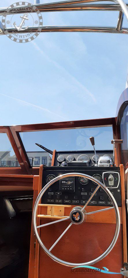 Trojan Yacht 25 Express