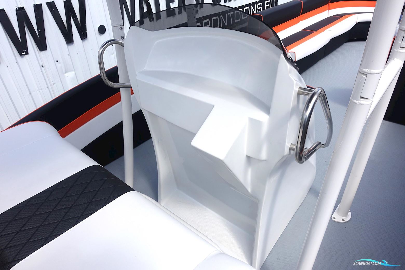 T.top Funcruiser 8.2 Verado 300 Pontoonboot