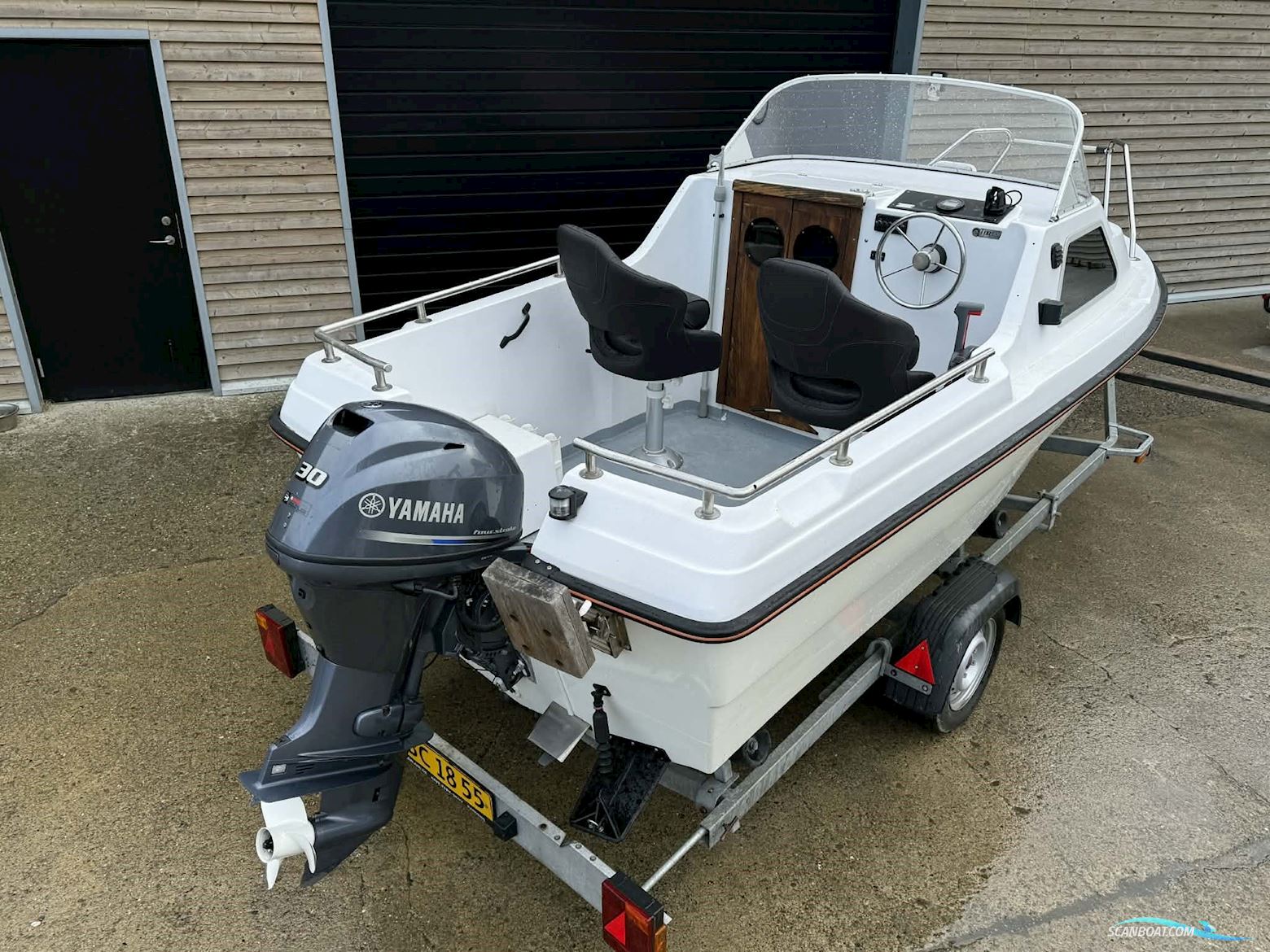 Uttern 4450C Kabinebåd Med Yamaha F30 Motorboot 1996, mit Yamaha motor, Dänemark