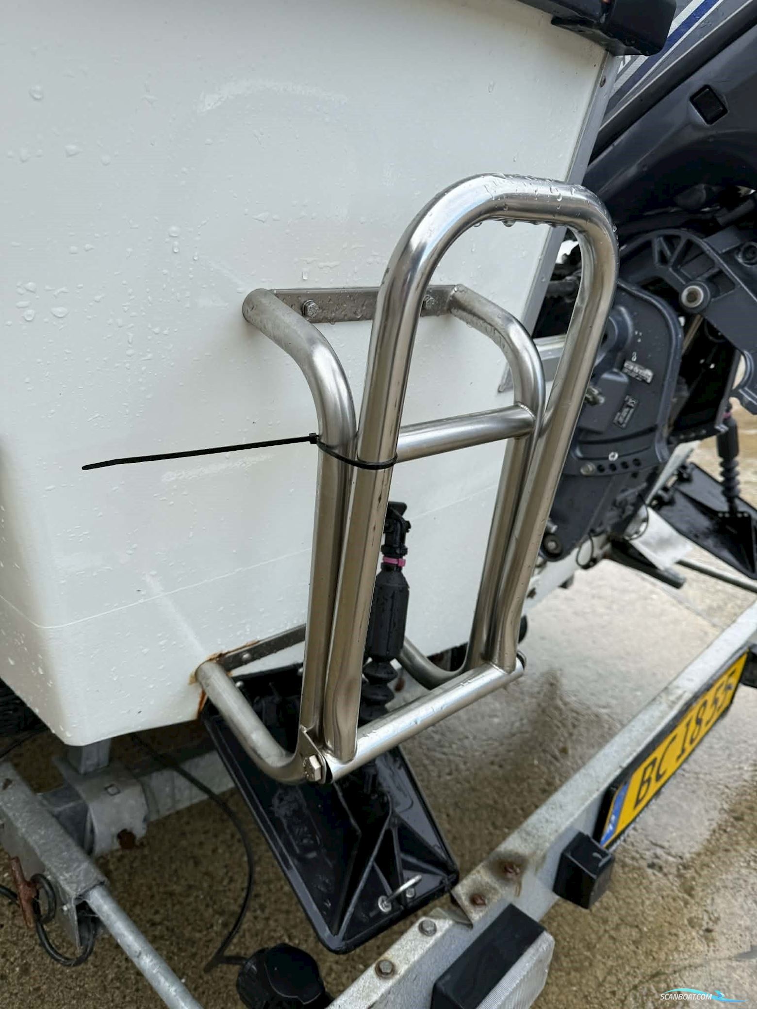 Uttern 4450C Kabinebåd Med Yamaha F30
