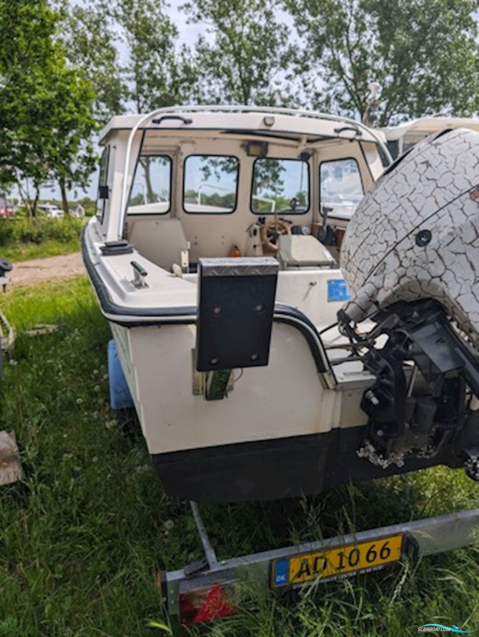 Uttern 560 MR ( sat 10.000.- ned )