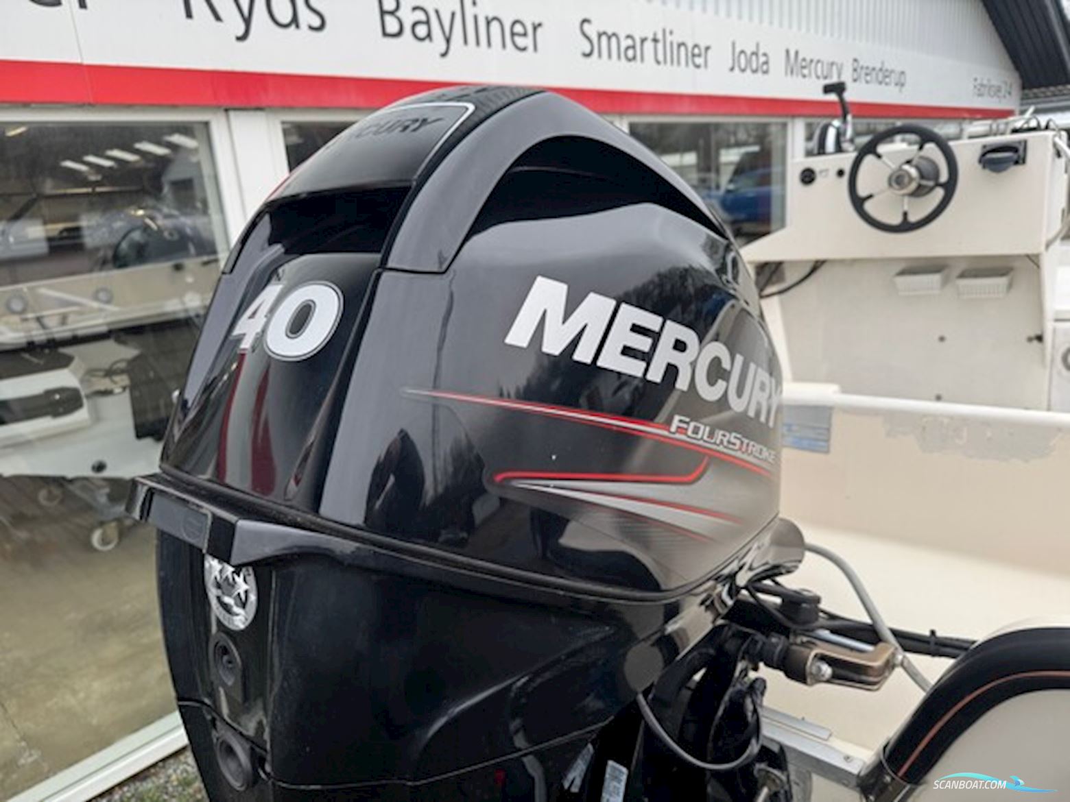 Uttern 560Ø med 40 hk Mercury-EFI 4 takt