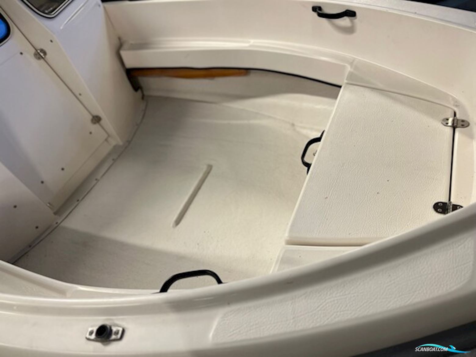 Uttern C56 med 60 hk Mercury-EFI 4 takt.