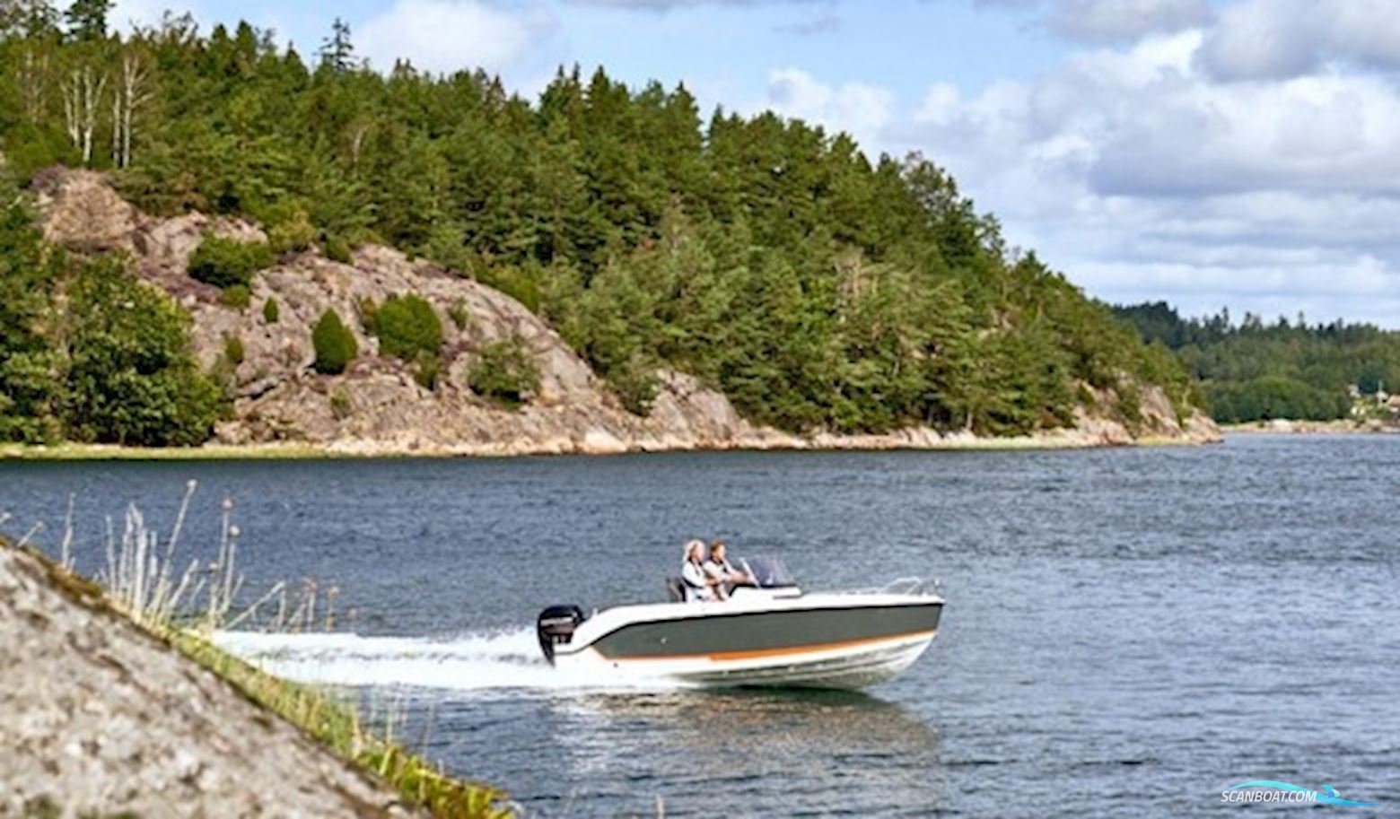 Uttern S59 – Mercury F-115 HK. CT EFI