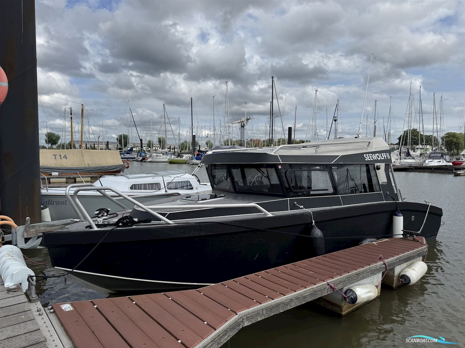 V-Boats Voyager 700 Cabin