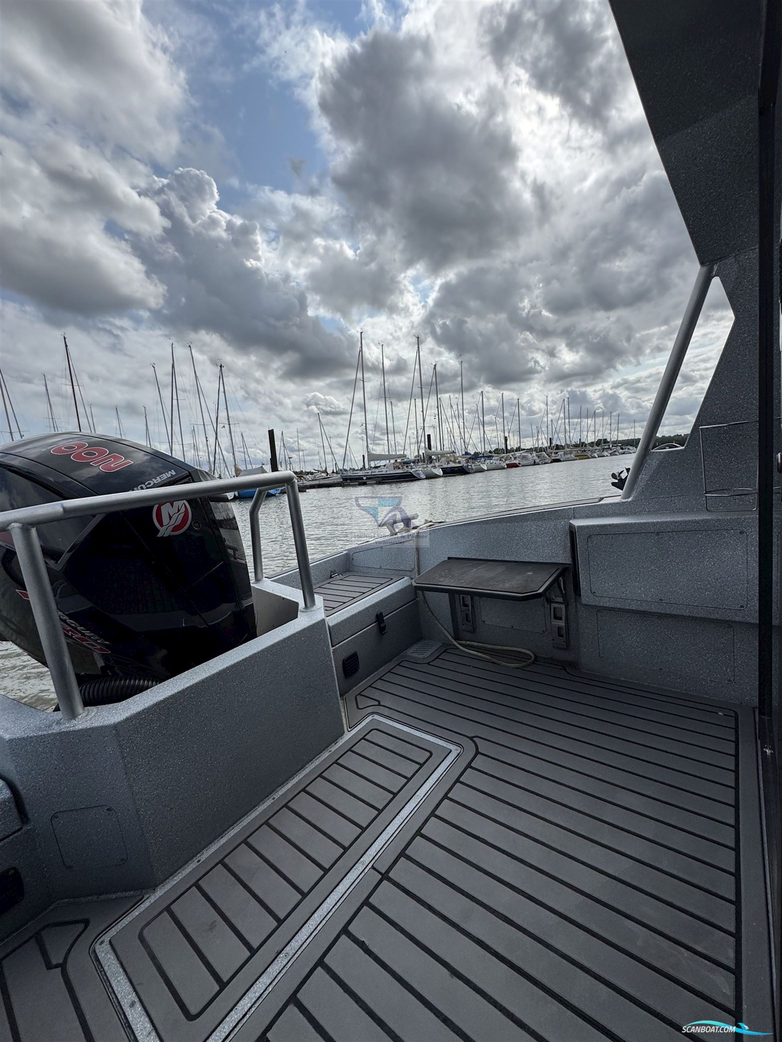 V-Boats Voyager 700 Cabin