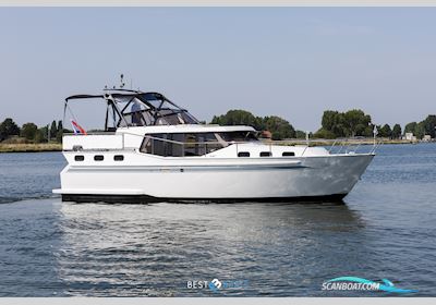 Vacance 10.50 AK Motorboot 1995, mit De Nanni N4.80 is een betrouwbare 4-cilinder dieselmotor, speciaal ontworpen voor jachten en zeilboten, bekend om zijn zuinigheid en robuuste bouw. motor, Niederlande