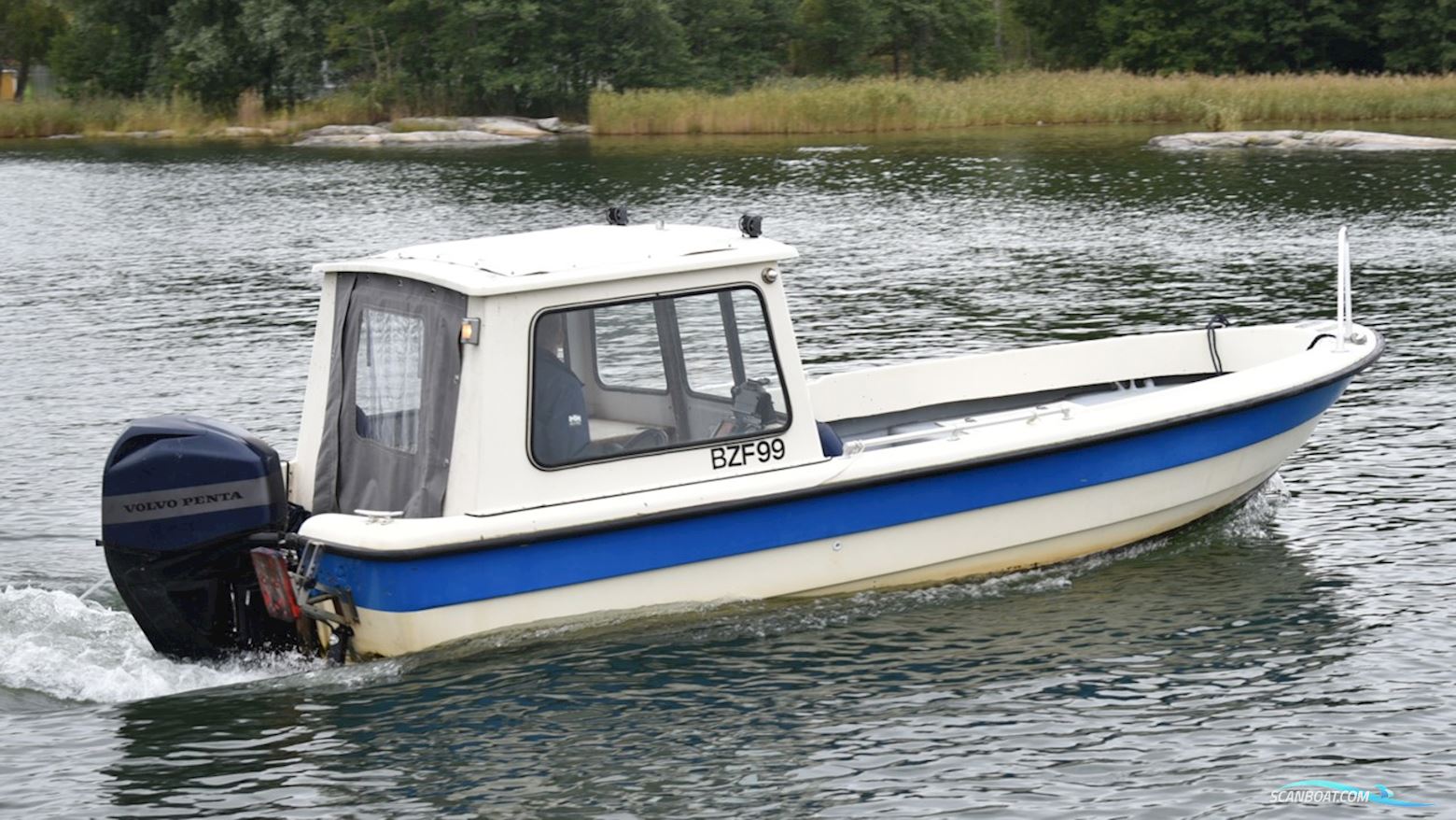 Väddö 560 Akterhytt Motorboot 1980, mit Mercury motor, Sweden