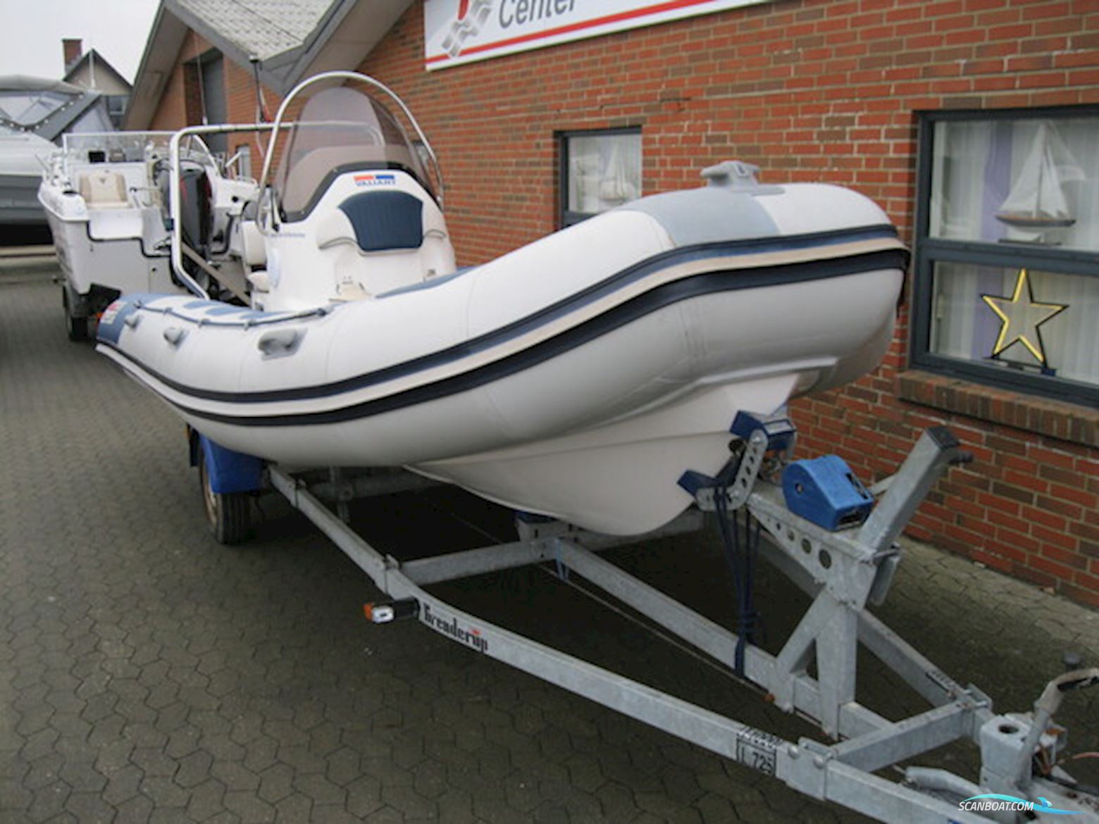 Valiant V-570 rib m/Mercury F150 hk EFI 4-takt og Brenderup trailer - NU NEDSAT KR. 15.000,- !