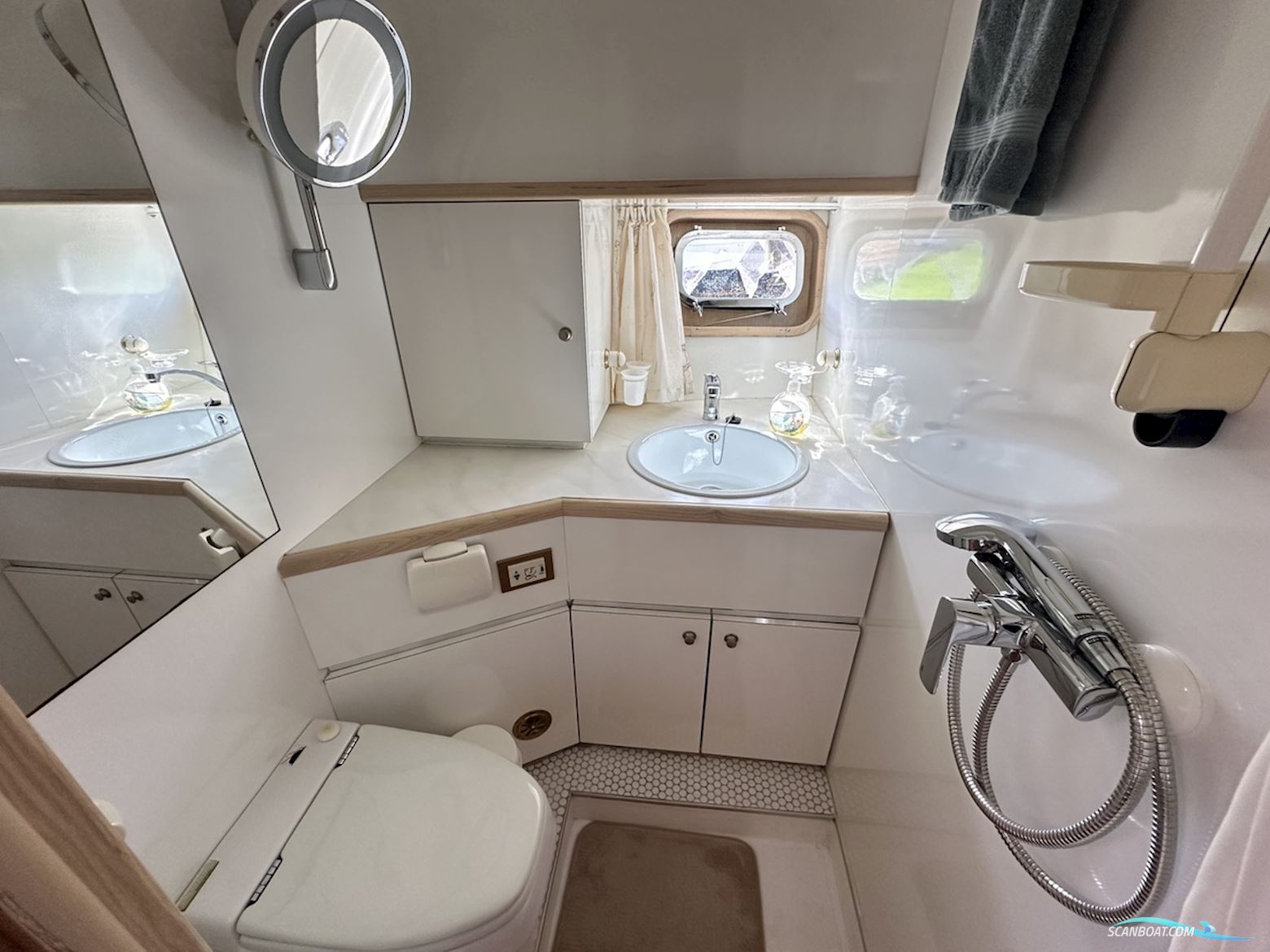 Valk  Vitesse 48