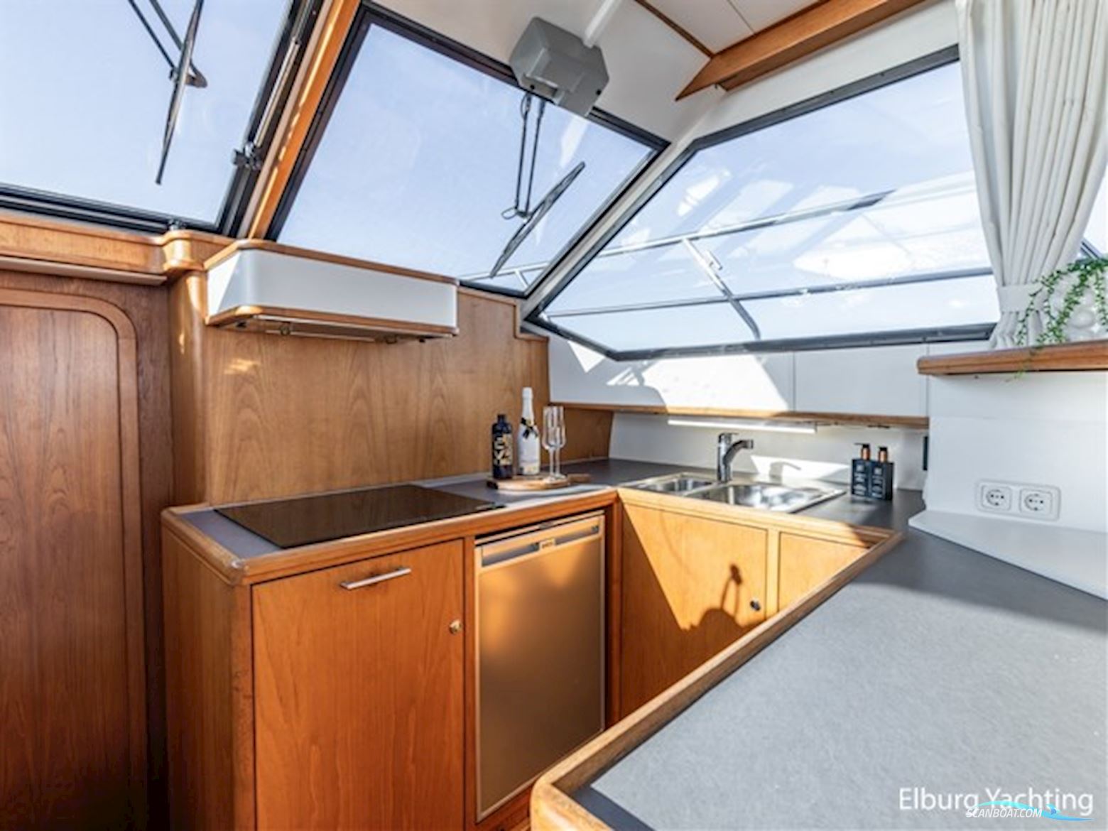 Valk Continental 1600 - Open Kuip