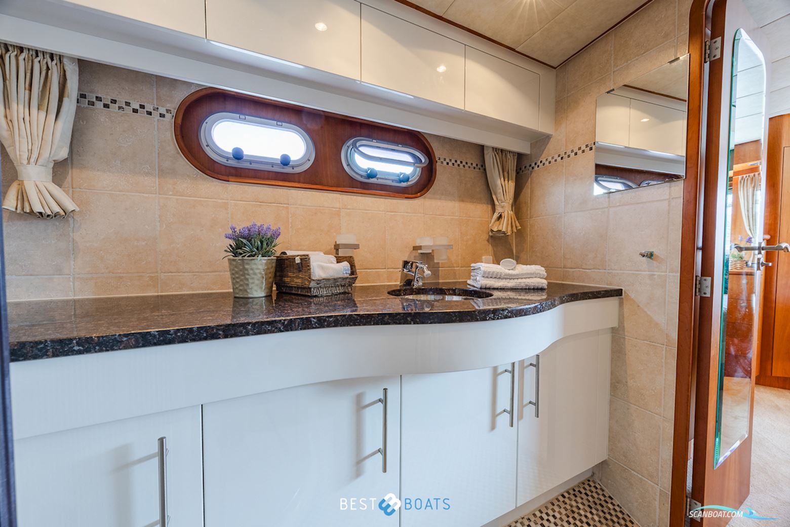 Van Den Hoven Exclusive 1600