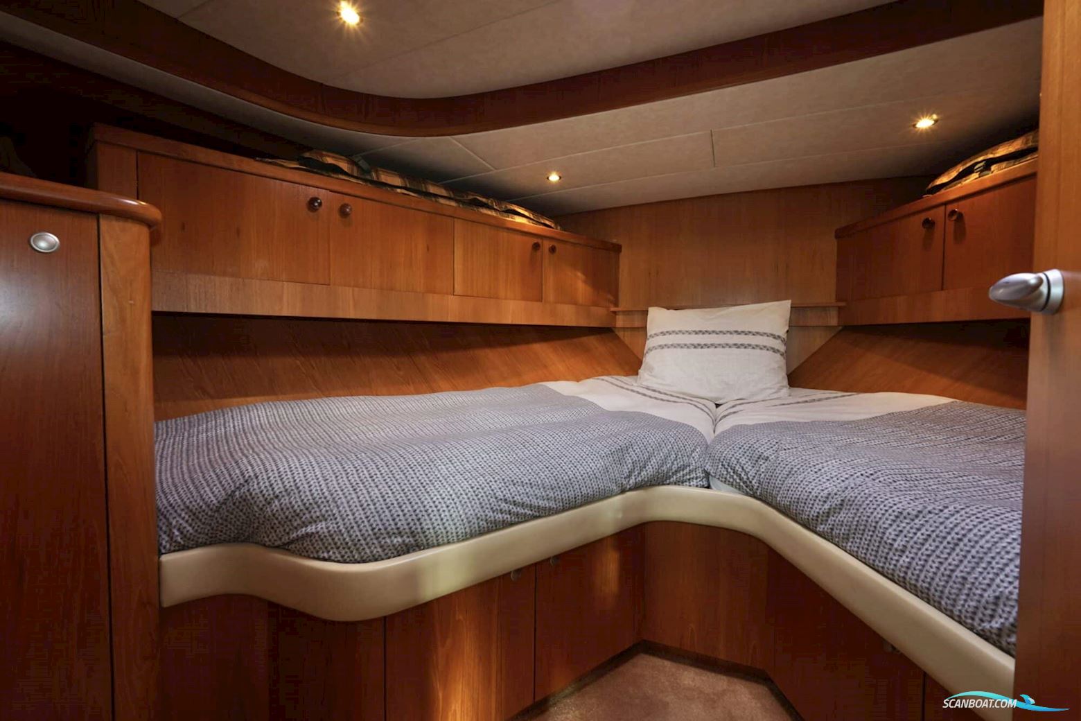 Van den Hoven Exclusive 18.00 VS