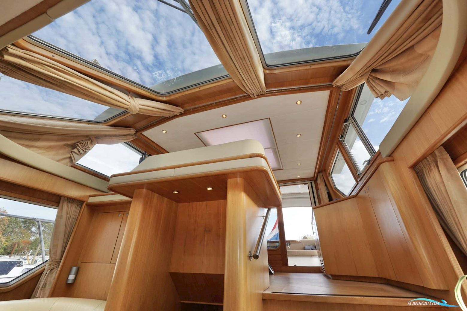 Van den Hoven Exclusive 18.00 VS