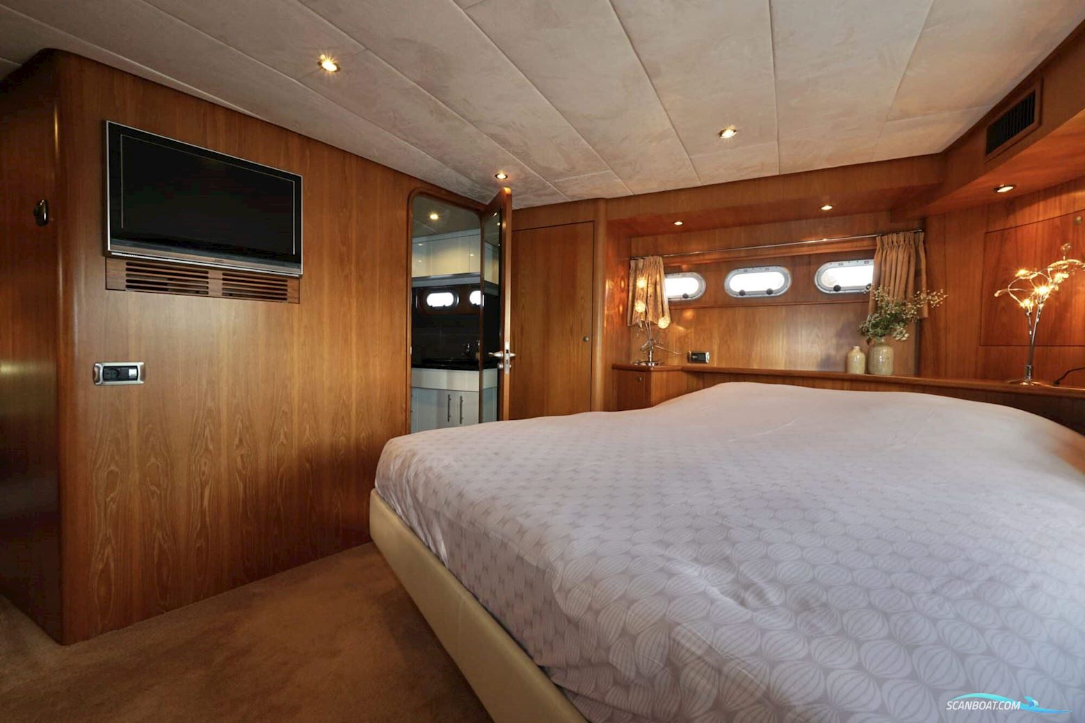 Van den Hoven Exclusive 18.00 VS