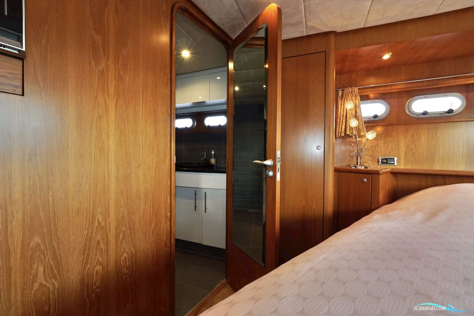 Van den Hoven Exclusive 18.00 VS