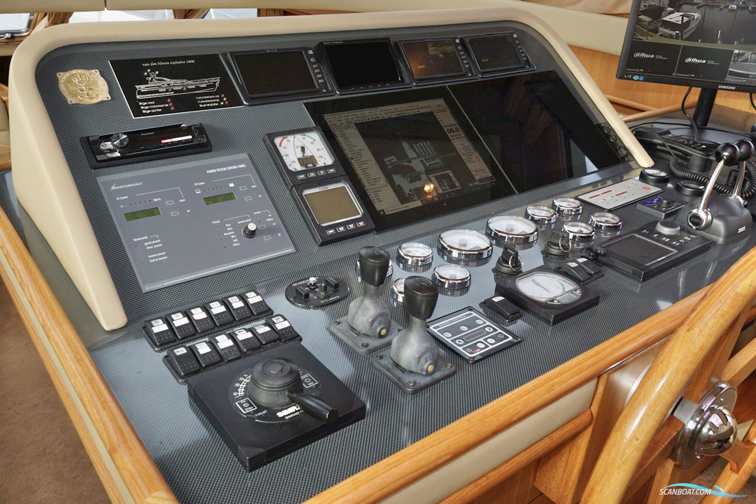 Van den Hoven Exclusive 18.00 VS