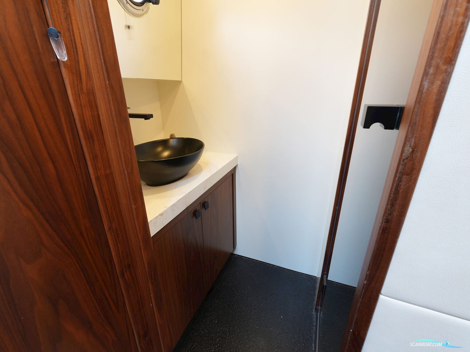 Van den Hoven Executive 15.00 MK II