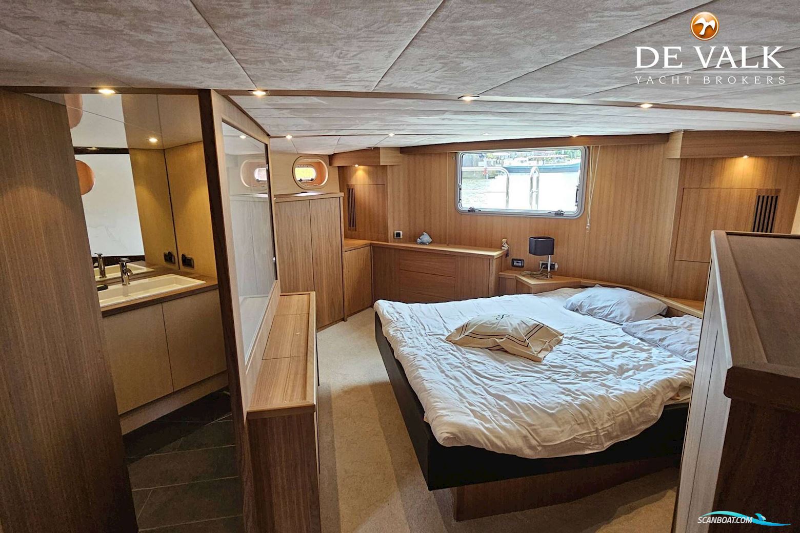 Van Den Hoven Executive 1700