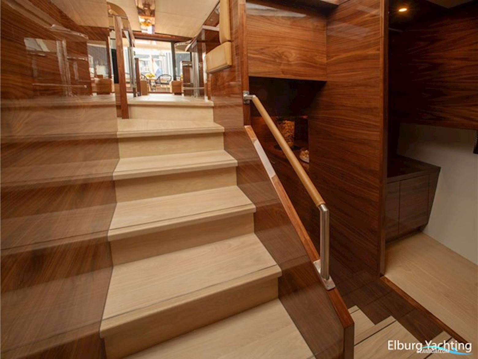 Van den Hoven Executive 2100 