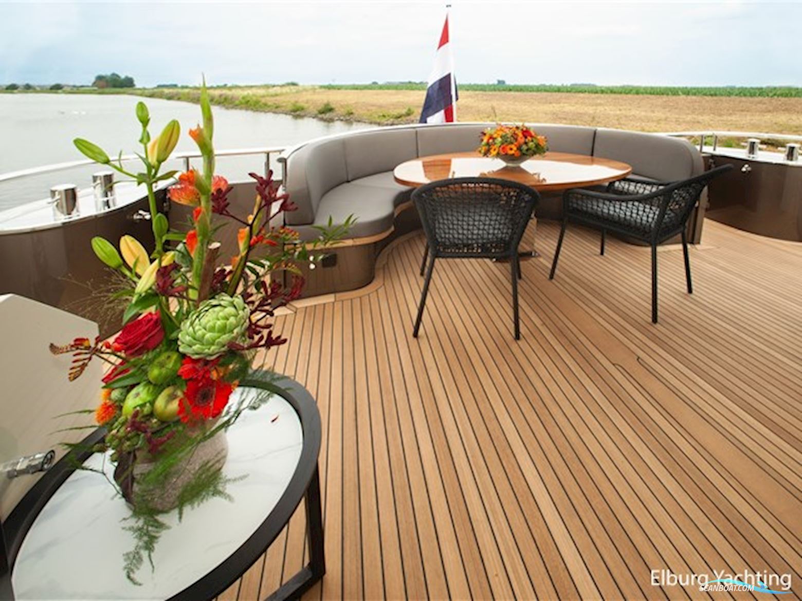 Van den Hoven Executive 2100 