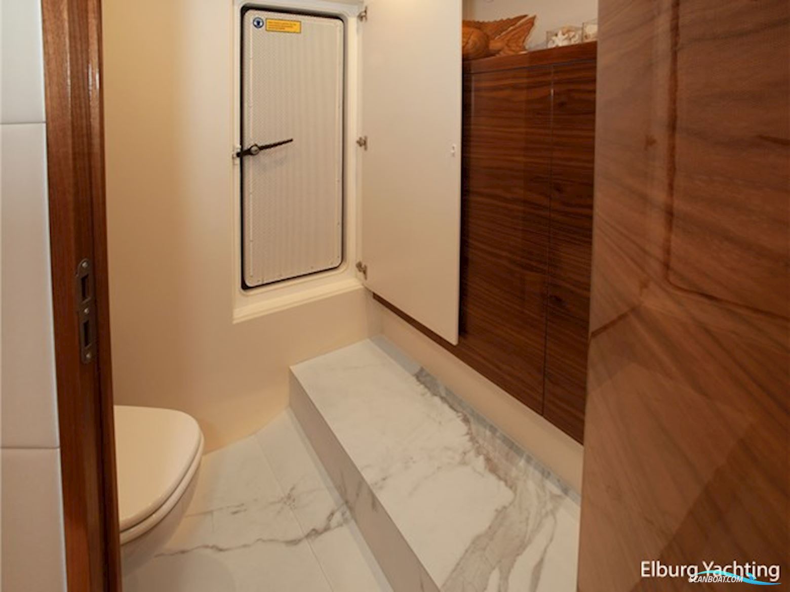 Van Den Hoven Executive 2100