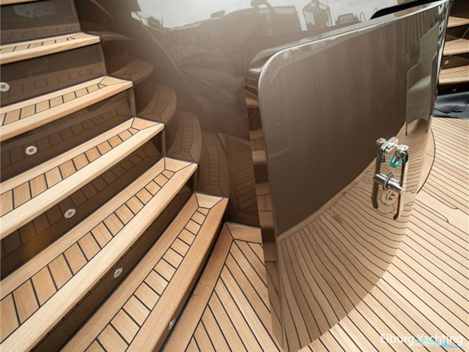 Van Den Hoven Executive 2100